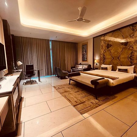 Lokesh Hotel Talai  Luaran gambar