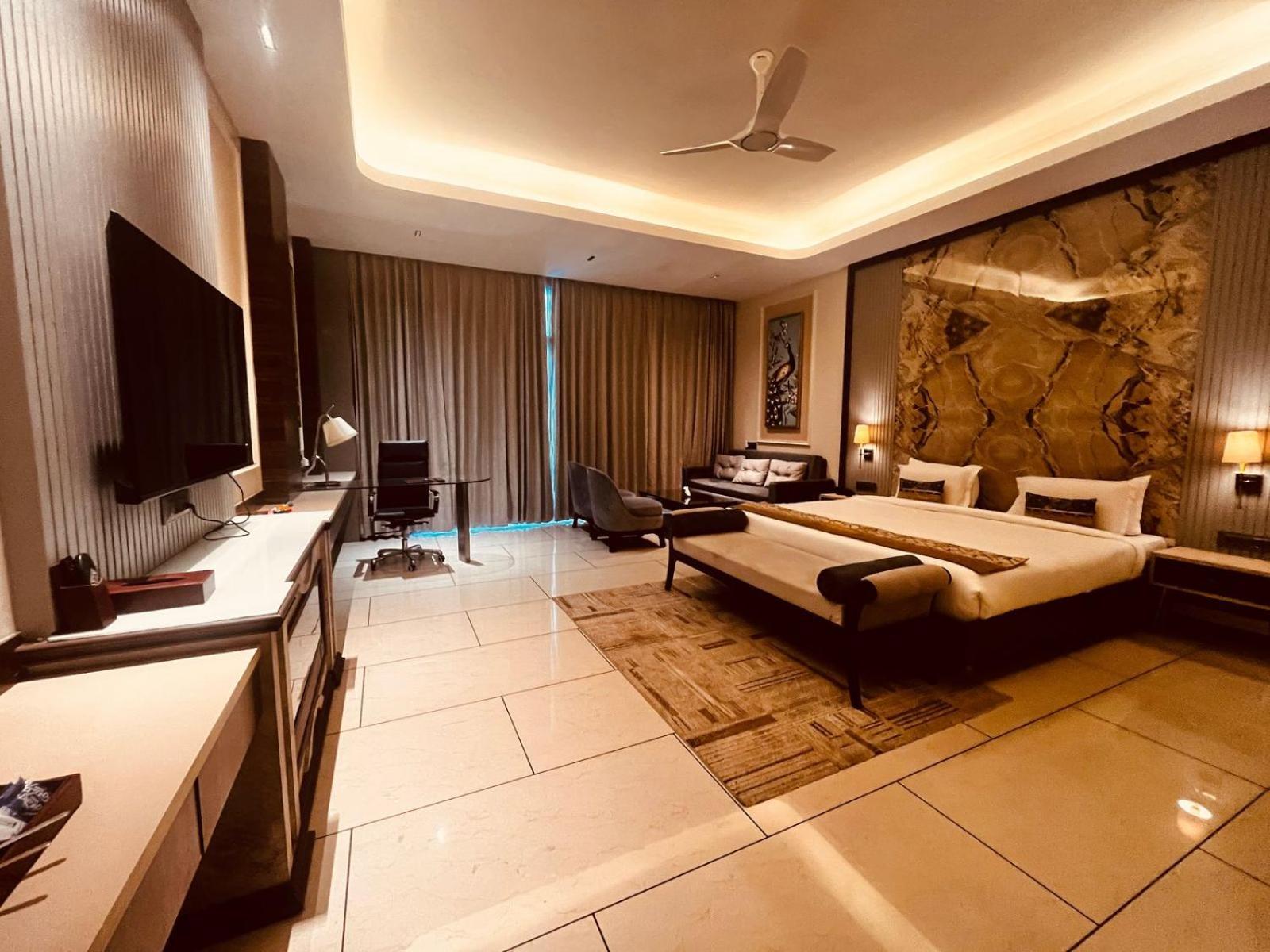 Lokesh Hotel Talai  Luaran gambar