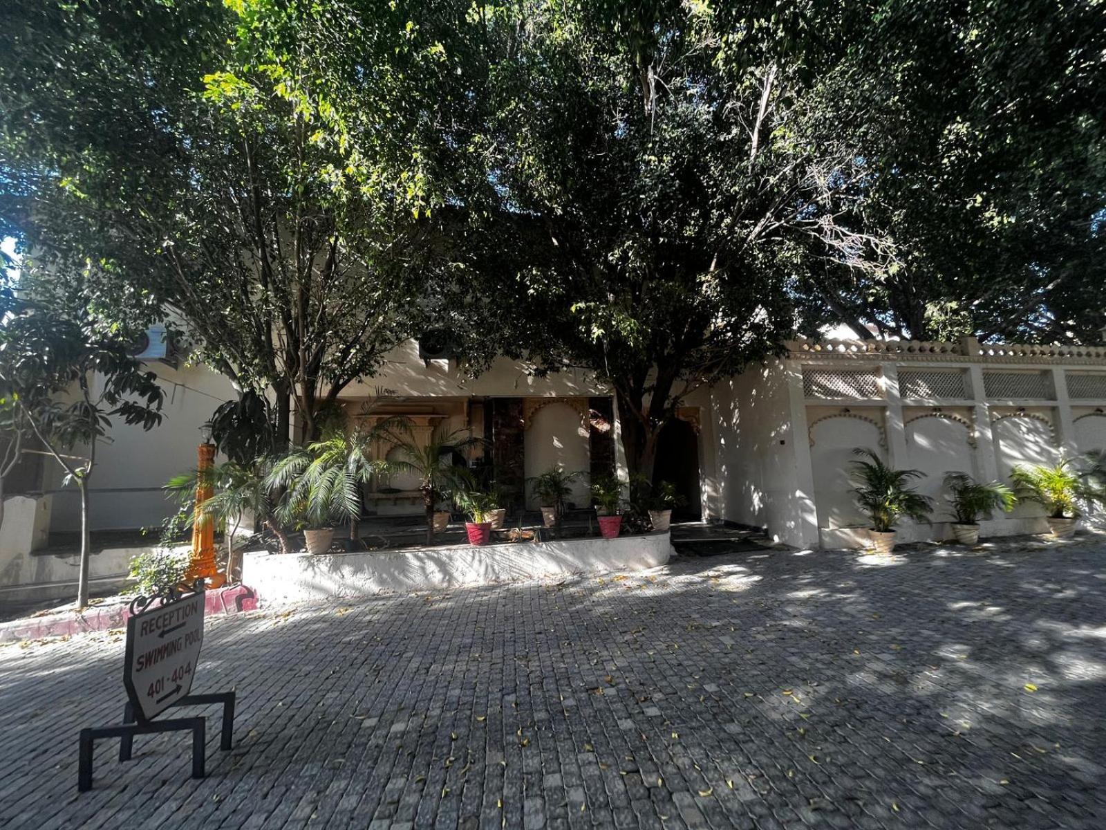 Lokesh Hotel Talai  Luaran gambar