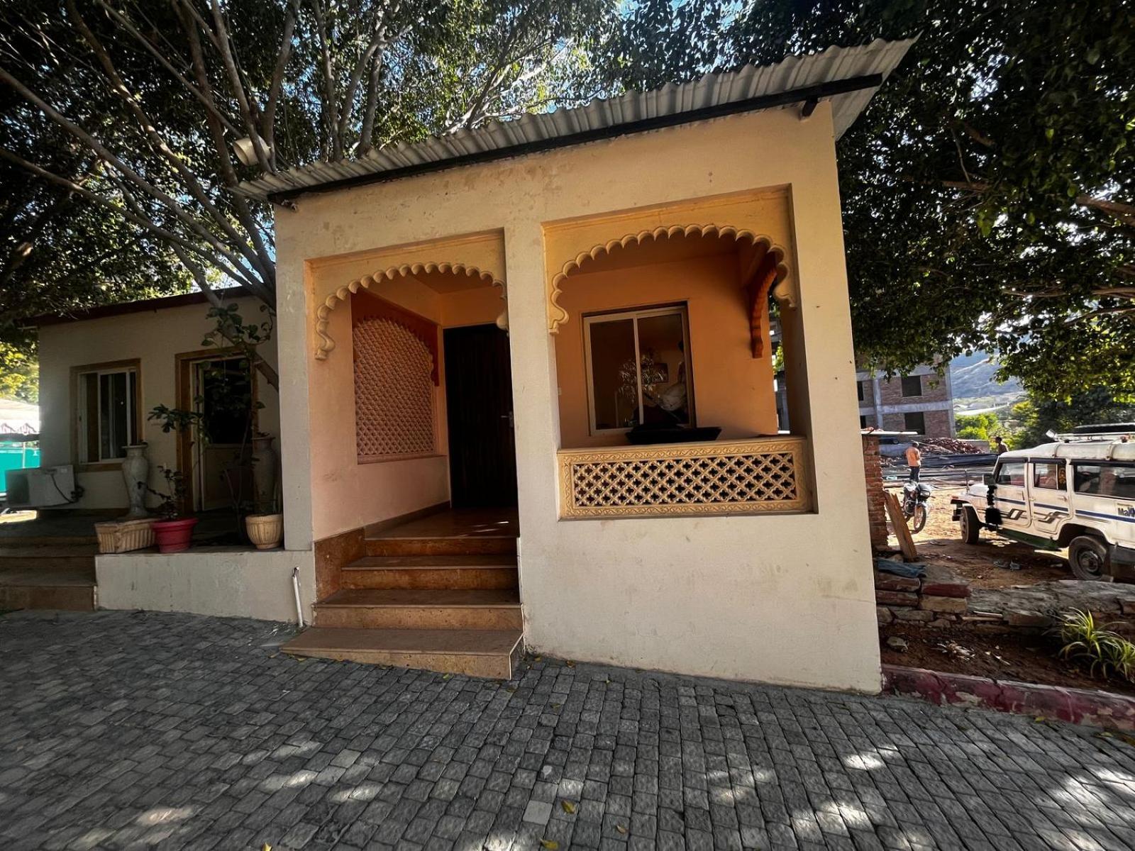Lokesh Hotel Talai  Luaran gambar